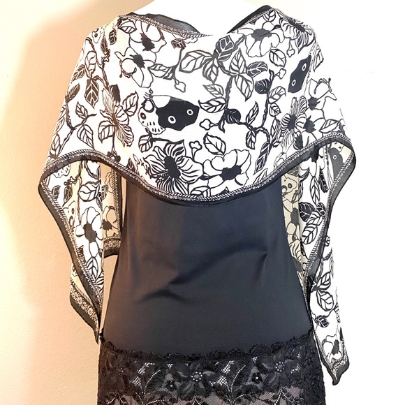 Black & White Floral Silk Rectangle Scarf - Picture 4 of 9